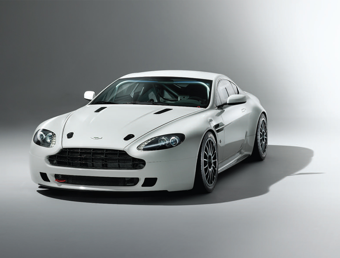 Aston Martin v8 Vantage gt4